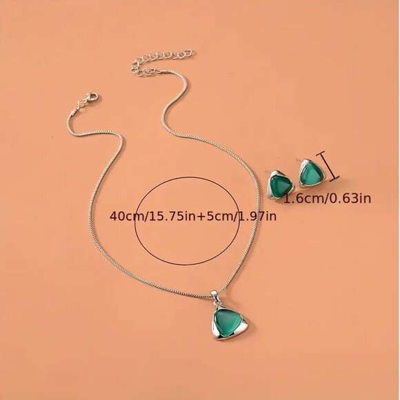 Elegant Geometric Necklace and Earrings Set – Green Triangle Pendant - Picture 3 of 3